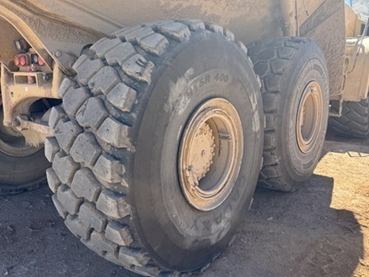 2012-caterpillar-740b-image-8