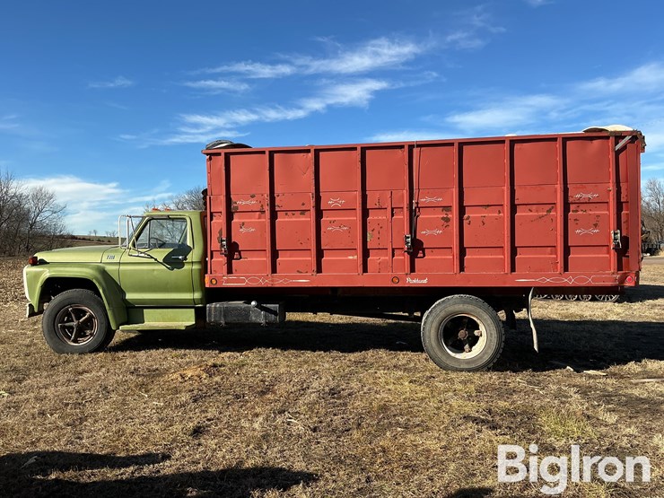 1974-ford-f700-image-8
