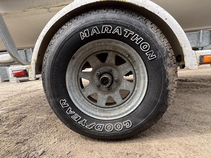 1990-unknown-trailer-image-33