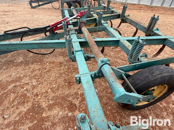 john-deere-100-image-10