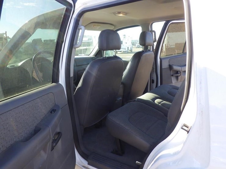 2004-ford-explorer-image-7