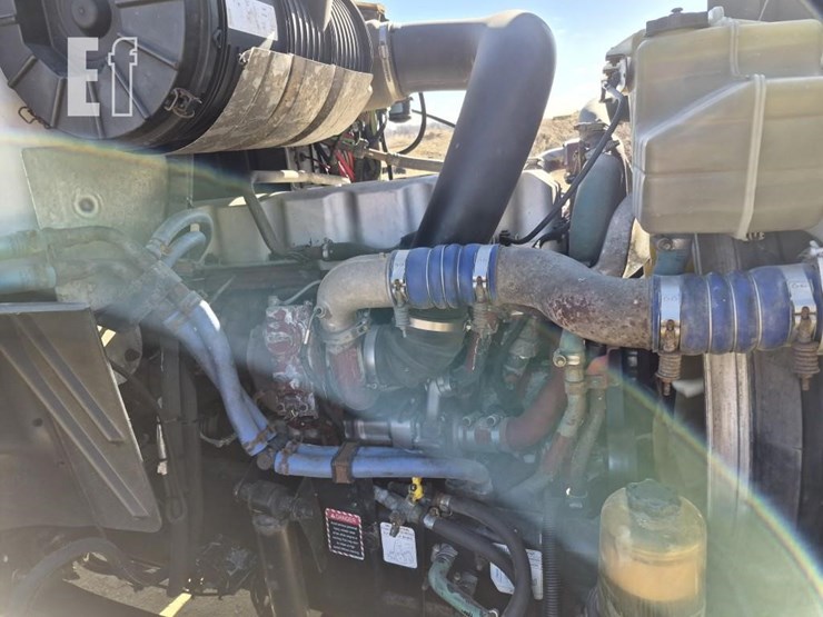 2014-mack-pinnacle-cxu613-image-25