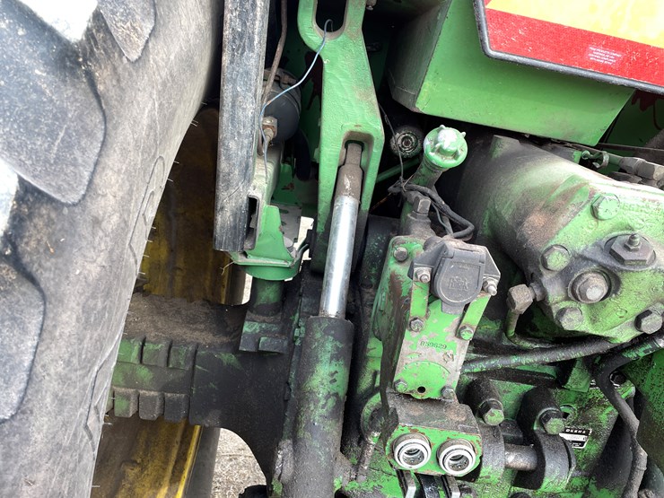 john-deere-4840-image-33