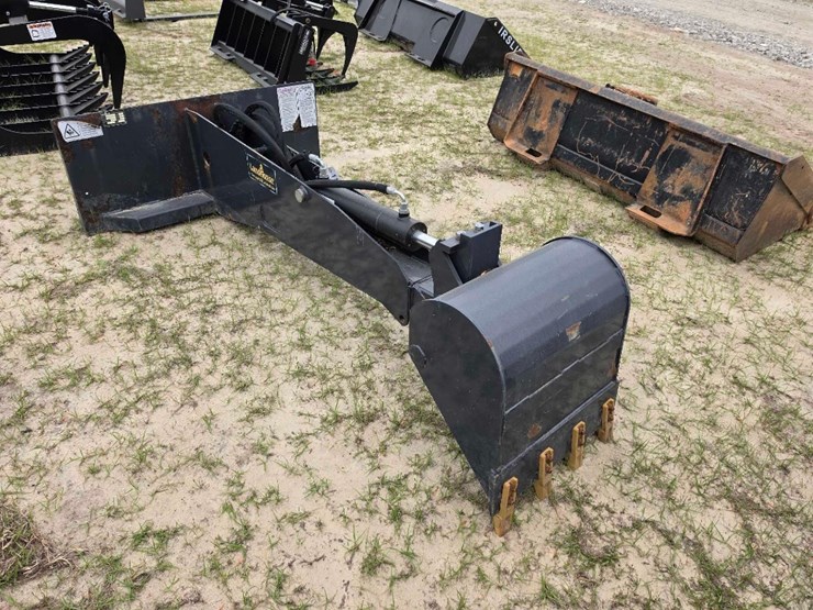 --backhoe-attachment-image-4