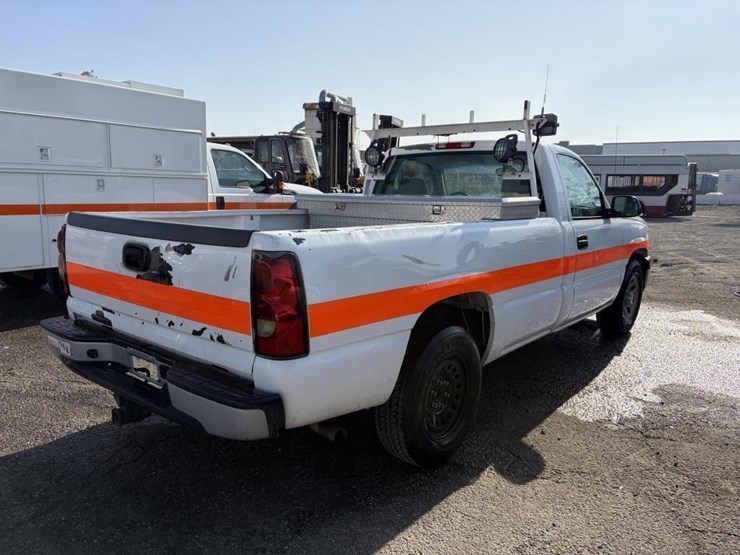 2006-chevrolet-silverado-1500-image-3
