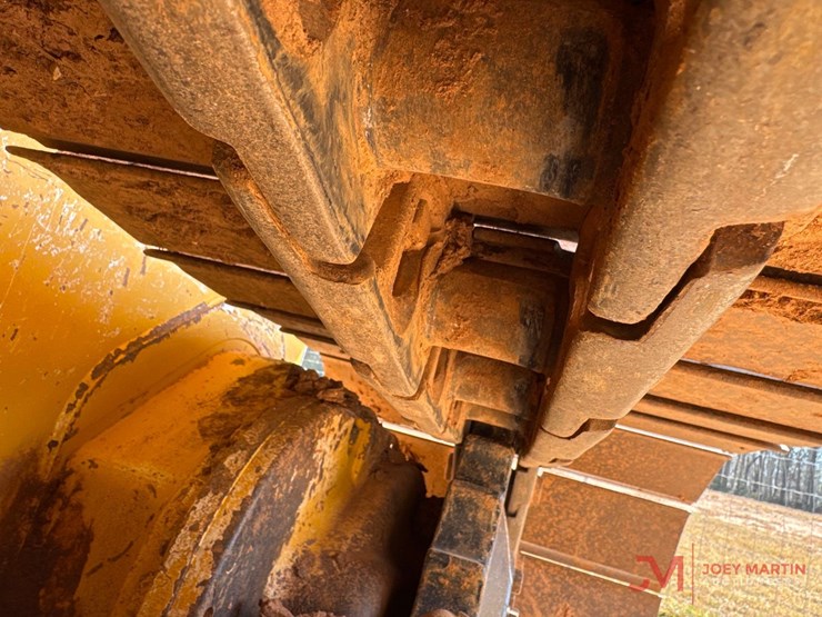 2016-deere-650k-lgp-image-13