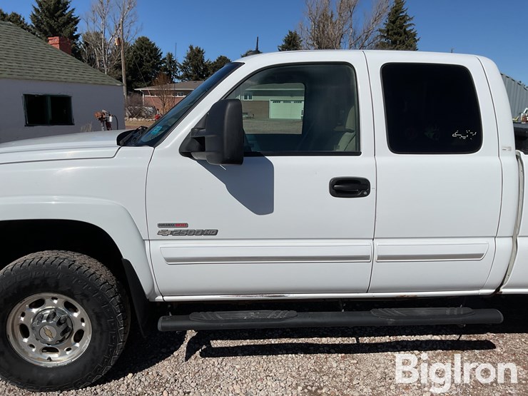 2003-chevrolet-silverado-2500-image-13