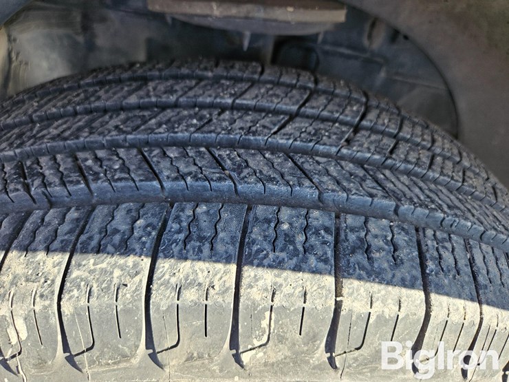 2017-chevrolet-equinox-lt-image-16