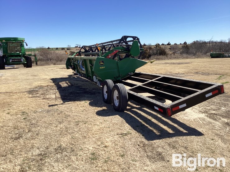 2017-john-deere-625f-image-5