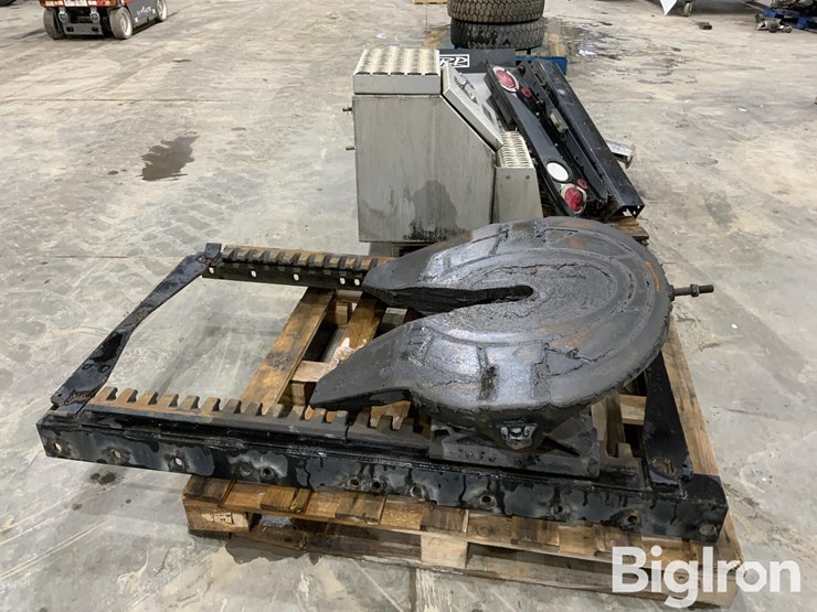 massey-ferguson-730-image-8