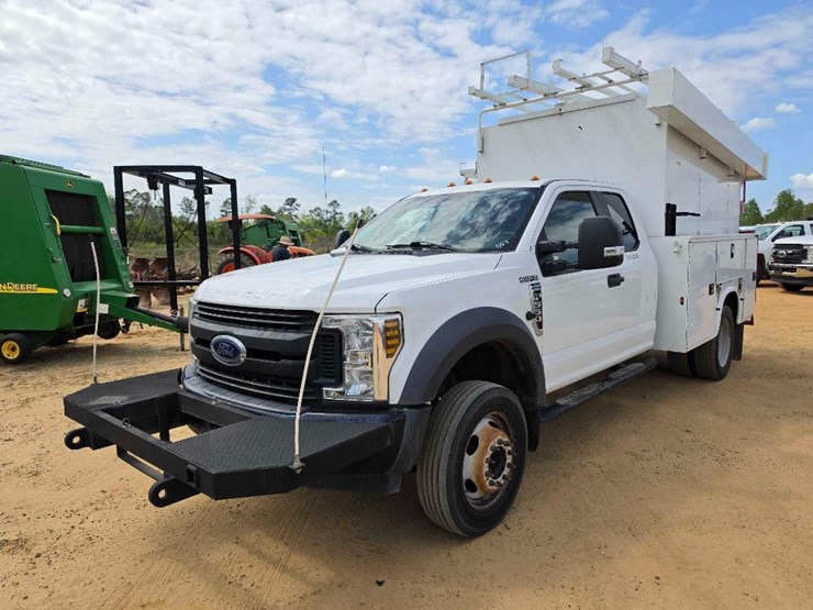 2019-ford-f550-xl-image-1