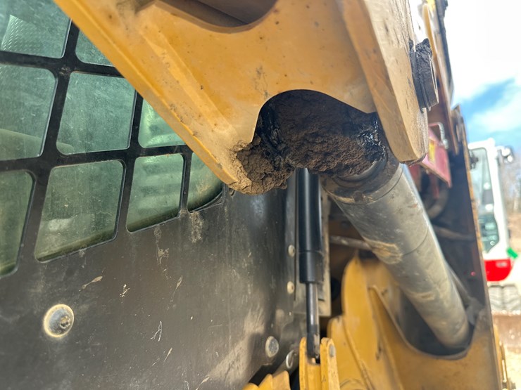 2019-caterpillar-259d3-image-20