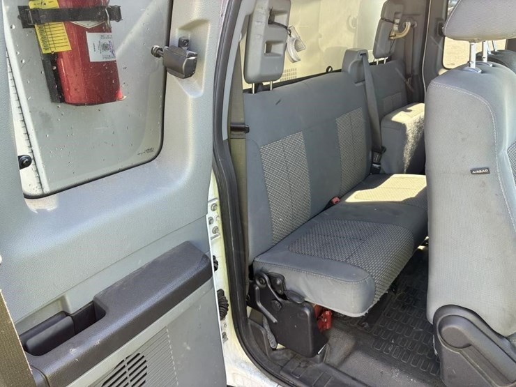 2011-ford-f550-image-10