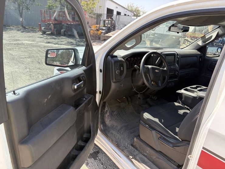 2020-chevrolet-1500-image-10