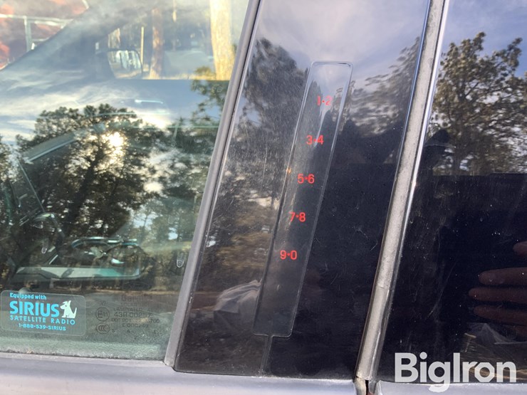 2016-ford-explorer-image-12