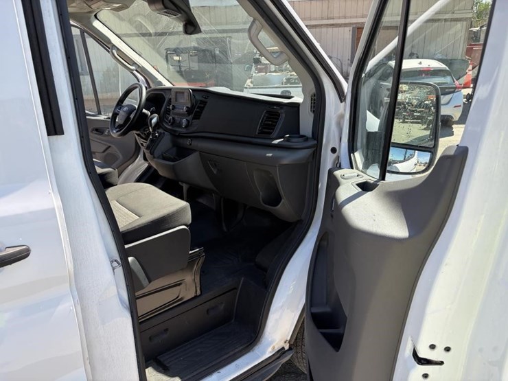 2022-ford-transit-image-8