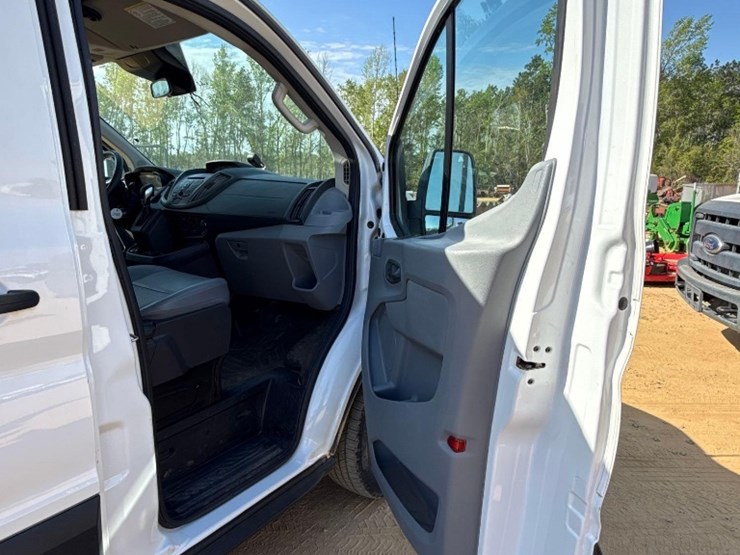 2019-ford-f350-image-16