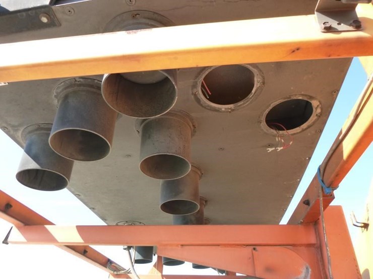 2001-freightliner-fl70-image-21