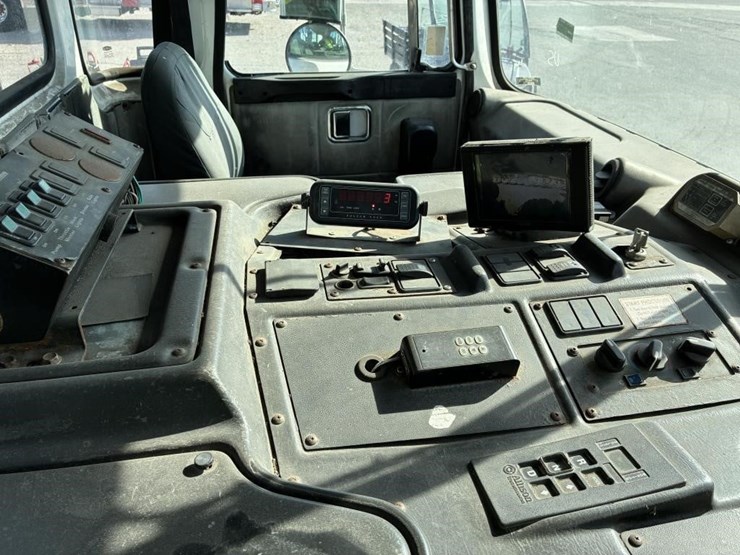 2009-autocar-xpeditor-image-11