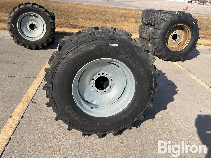 11r22.5-recapped-pivot-tires-&-rims-image-2