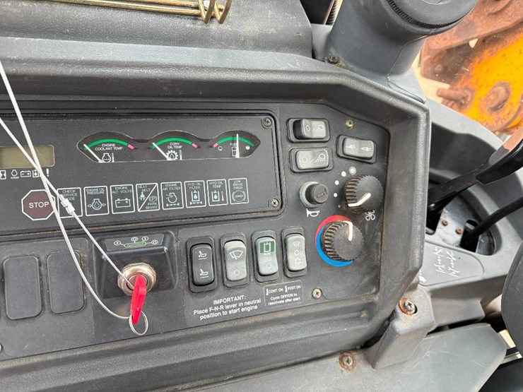 john-deere-410-image-45