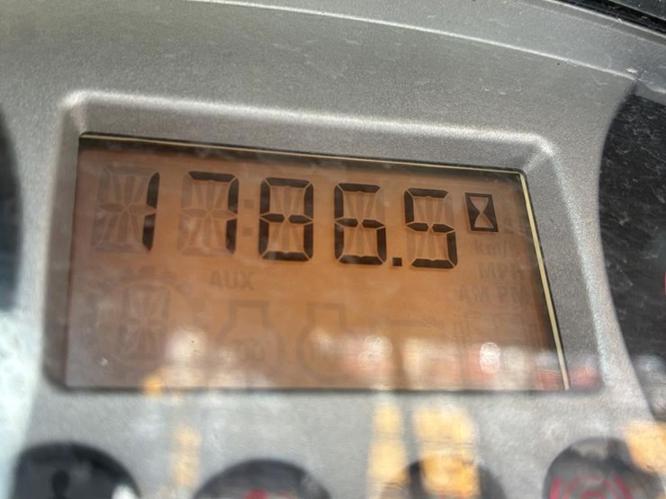 2018-bobcat-s570-image-19