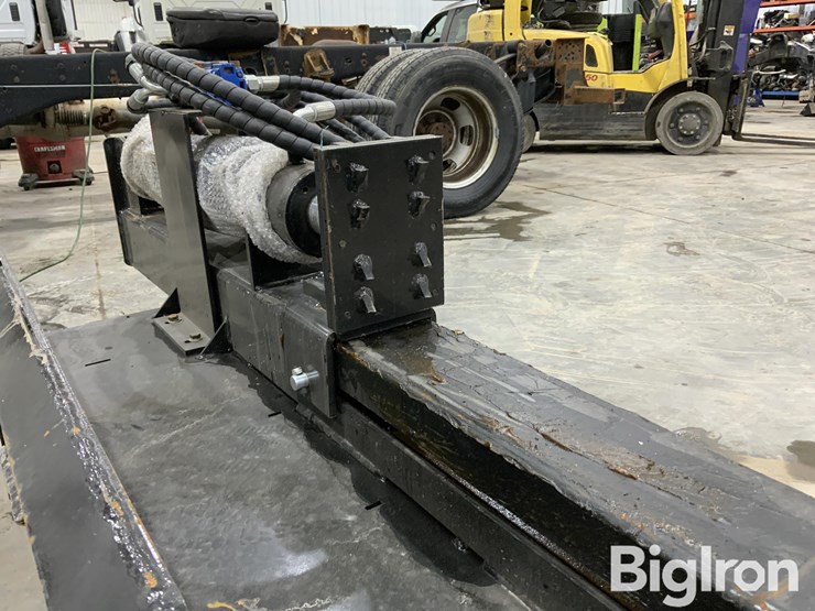 2025-massey-ferguson-730-image-12