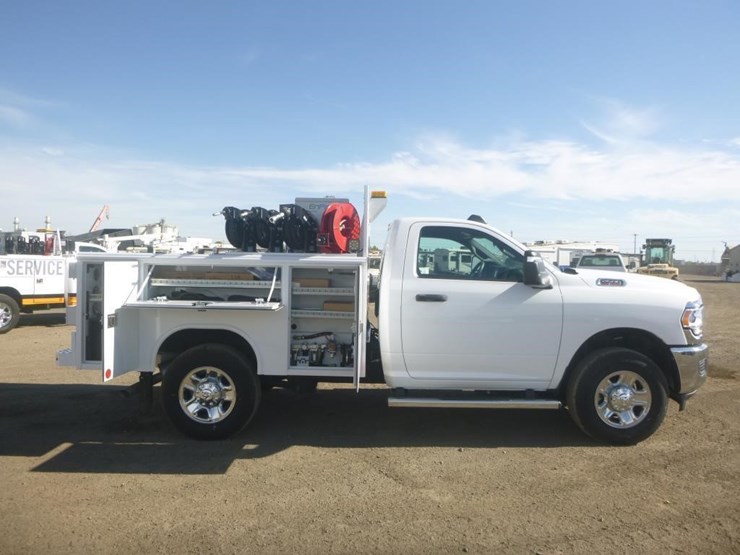 2024-dodge-2500-image-8