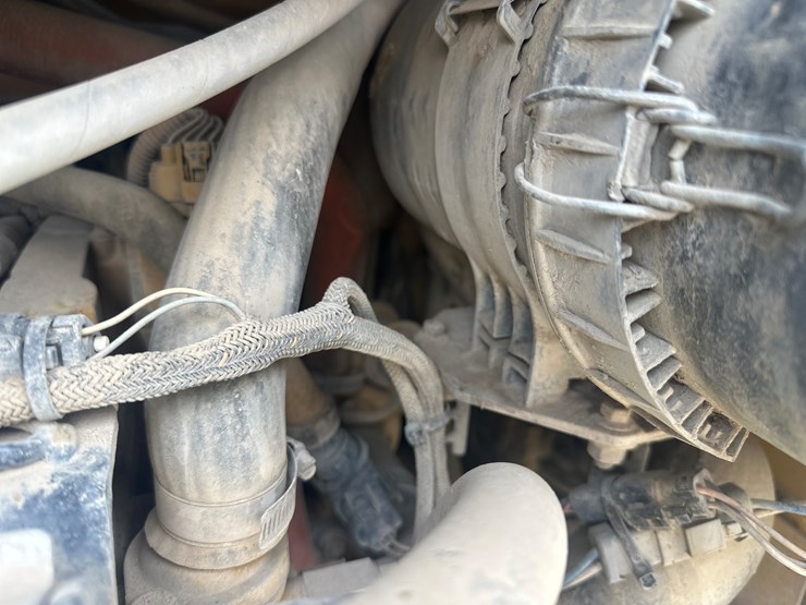 2019-caterpillar-239d-image-45