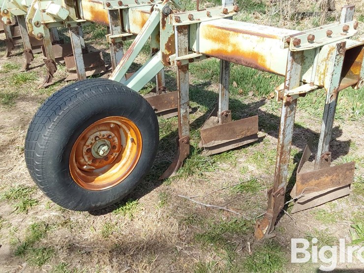 caterpillar-15-image-10