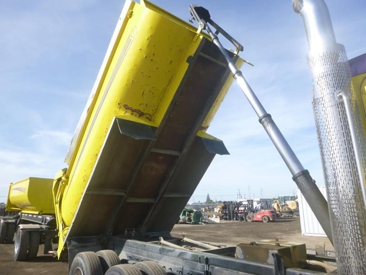 2014-peterbilt-388-image-15