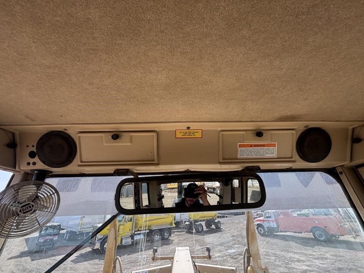 2006-caterpillar-143h-image-56