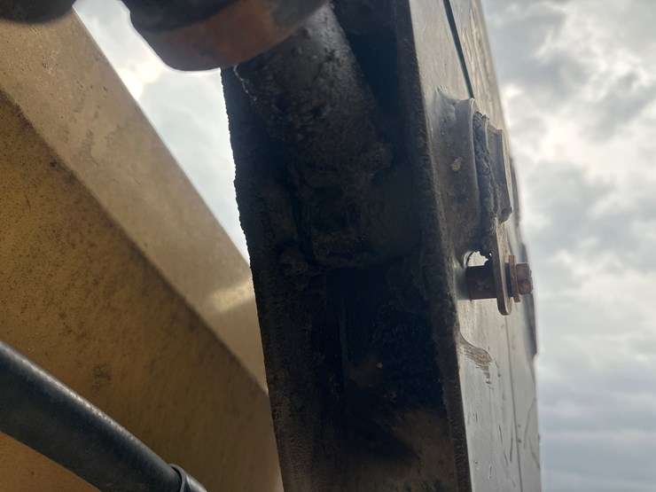 new-holland-lx885-image-17