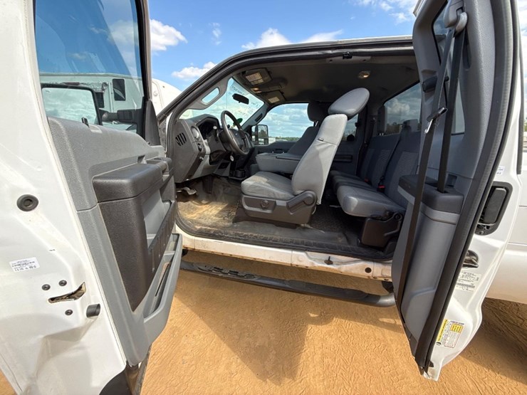 2015-ford-f250-xl-image-11