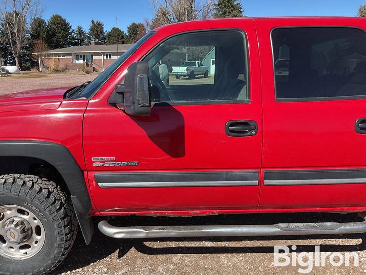 2004-chevrolet-silverado-2500-image-13