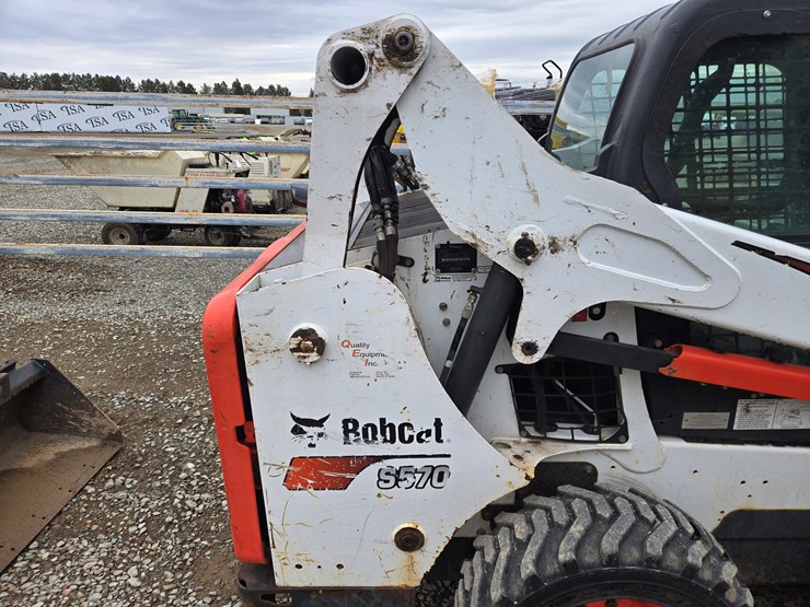 2017-bobcat-s570-image-21
