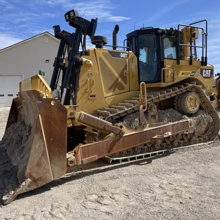 2015 CATERPILLAR D8T