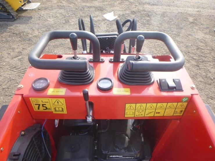 2026-sdlool-323w-skid-steer-loader-image-14