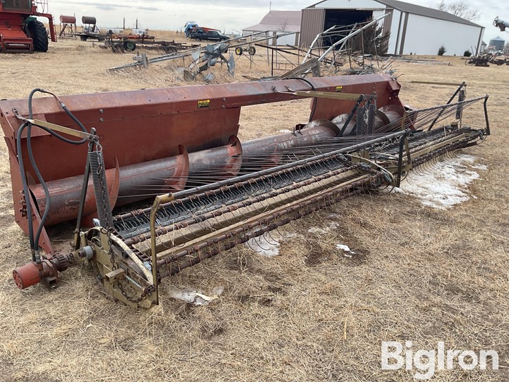 international-810-image-3