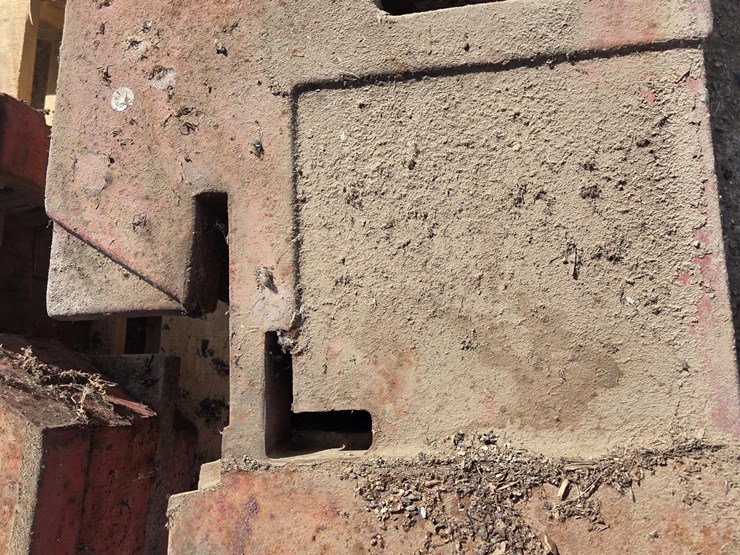 international-front-tractor-weights-image-12