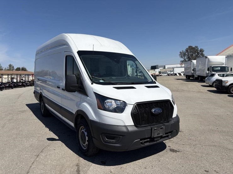 2022-ford-transit-image-2