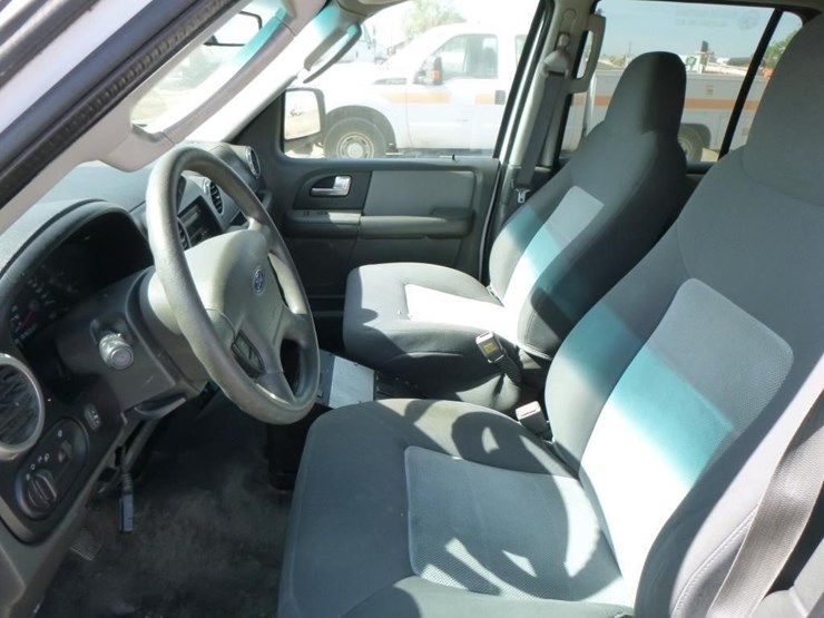 2003-ford-expedition-image-11