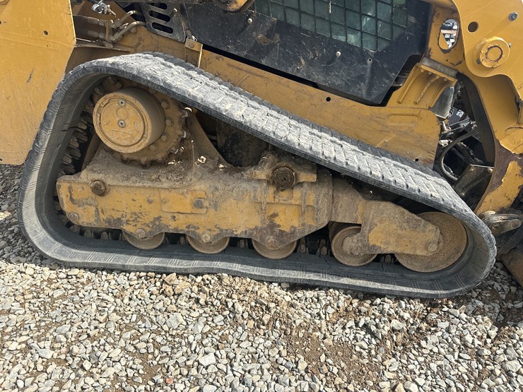 2017-caterpillar-239d-image-57