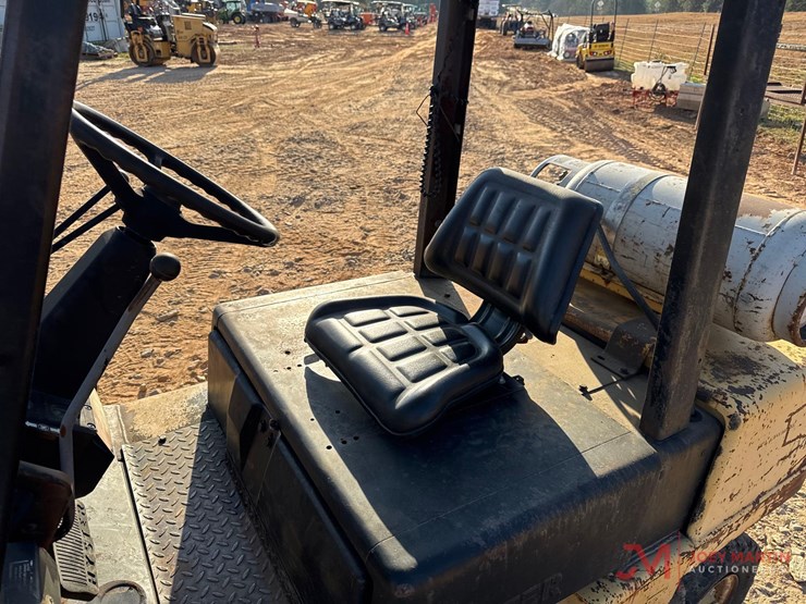 hyster-60-straight-mast-forklift-image-11