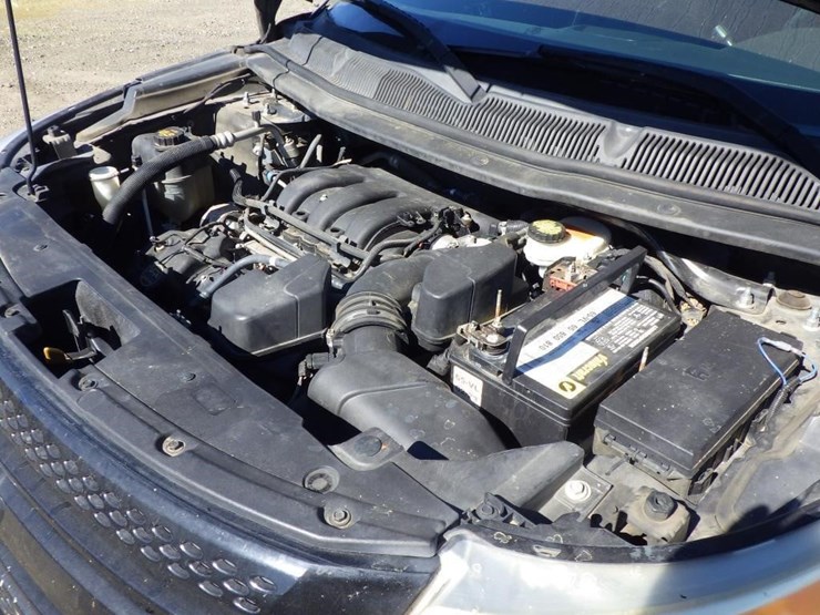 2015-ford-explorer-image-10