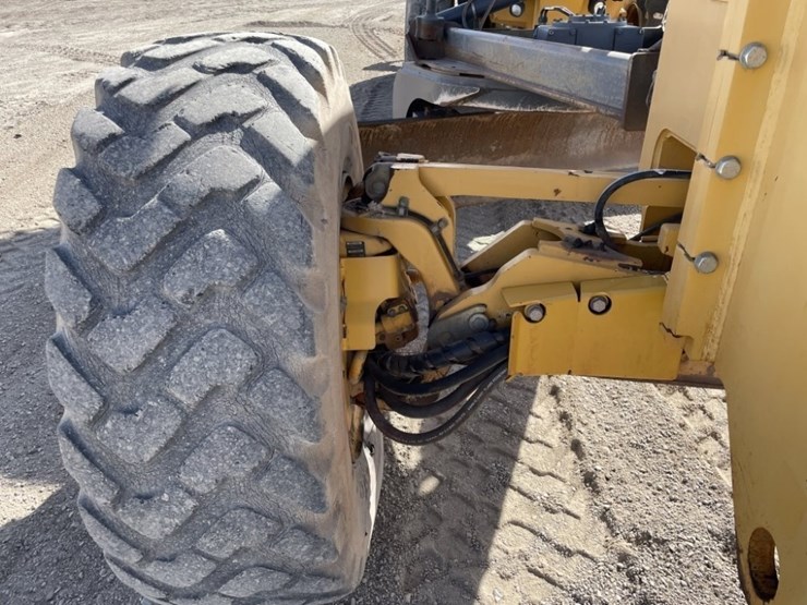 2012-deere-872g-image-46