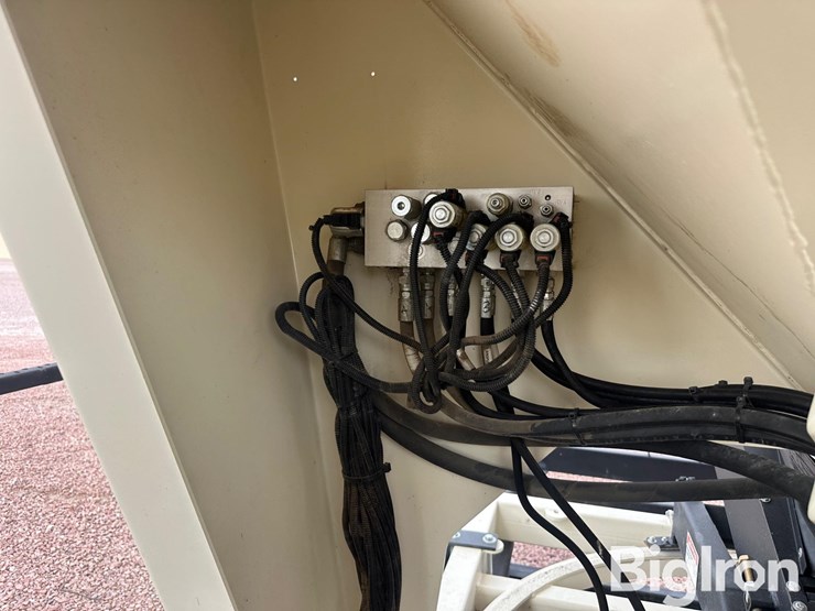 2021-meridian-375rt-image-16