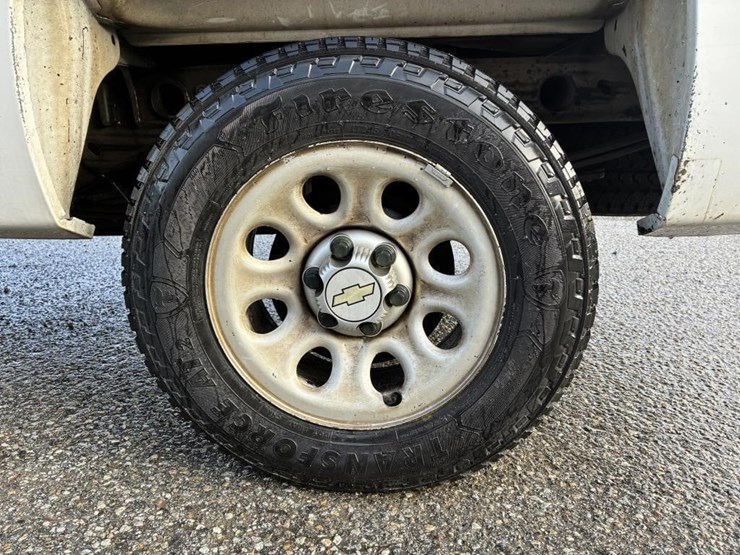 2011-chevrolet-silverado-1500-image-5