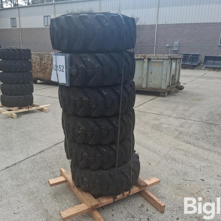 ExtremeLift 10-16.5 Tires & Rims