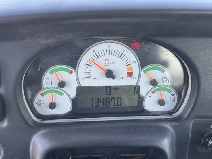 caterpillar-730-image-27